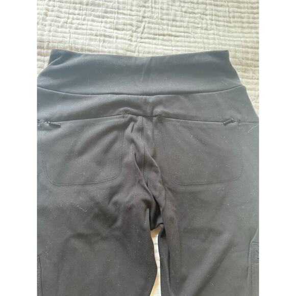 Athleta Headlands Hybrid cargo legging 
Tight sz 2 black - Picture 7 of 8